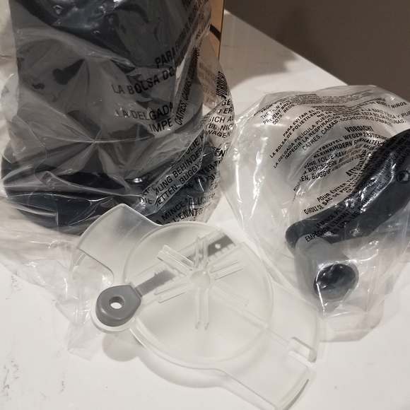 Pampered Chef Veggie Spiralizer - Picture 11 of 12